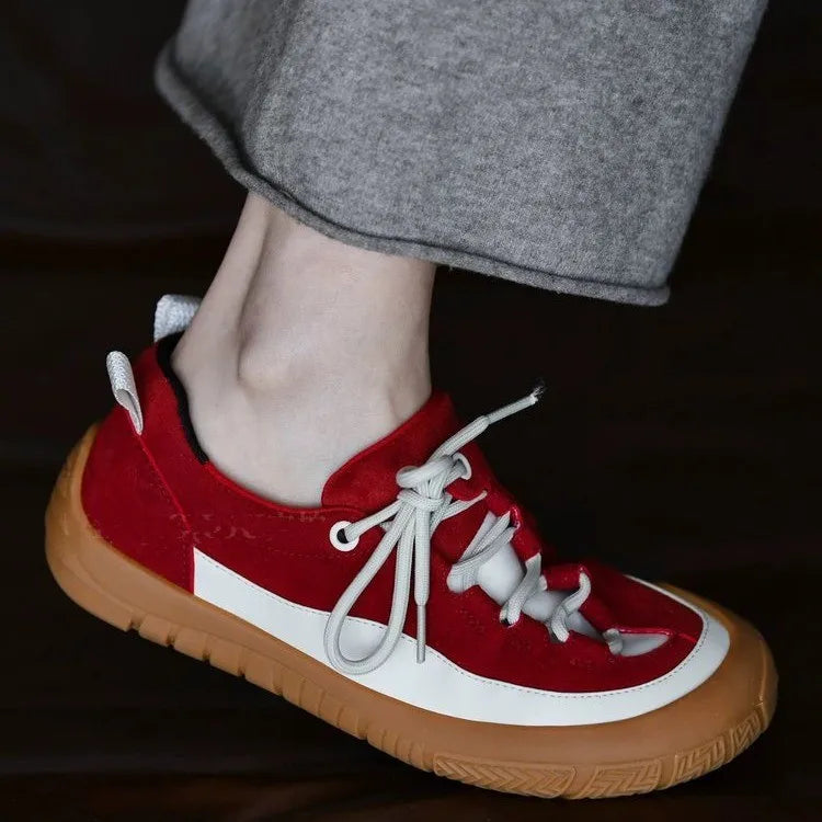 Round-toe lace-up training shoes for women - new style, thick sole, versatile and suitable for both casual and sporty wear.