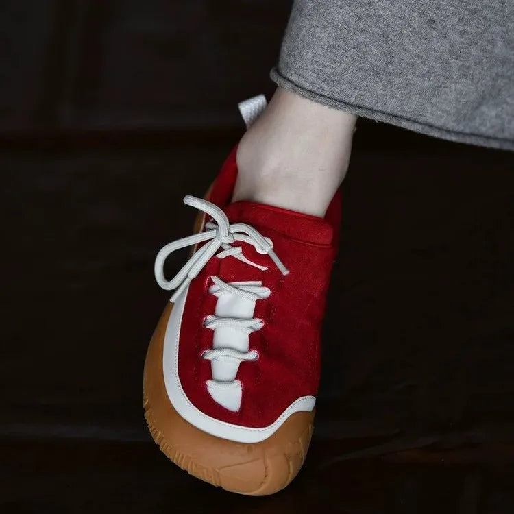 Round-toe lace-up training shoes for women - new style, thick sole, versatile and suitable for both casual and sporty wear.
